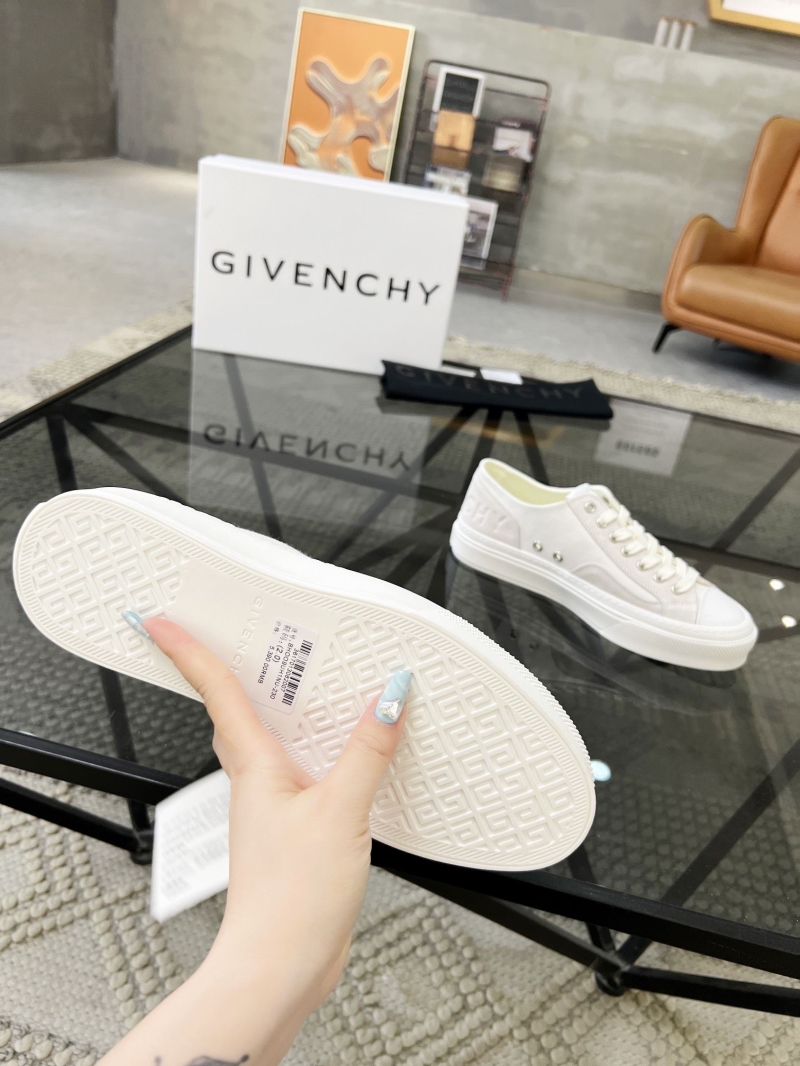 Givenchy Sneakers